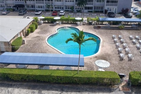 Купить кондоминиум в Халландейл-Бич, Флорида 1 спальня, 71.53м2, № 1943699 - фото 8