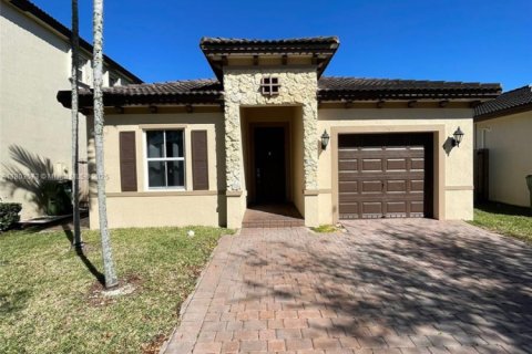 House in Homestead, Florida 4 bedrooms, 130.06 sq.m. № 1688835 - photo 1