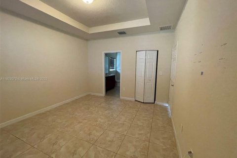House in Homestead, Florida 4 bedrooms, 130.06 sq.m. № 1688835 - photo 12