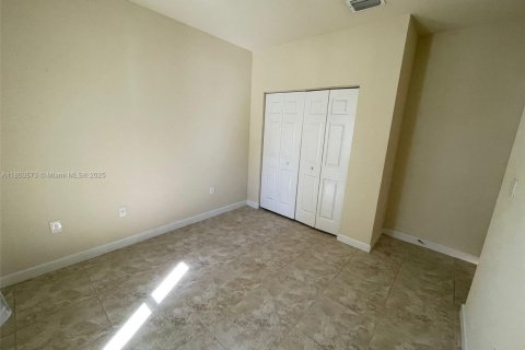House in Homestead, Florida 4 bedrooms, 130.06 sq.m. № 1688835 - photo 6