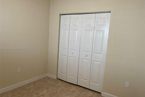 House in Homestead, Florida 4 bedrooms, 130.06 sq.m. № 1688835 - photo 9
