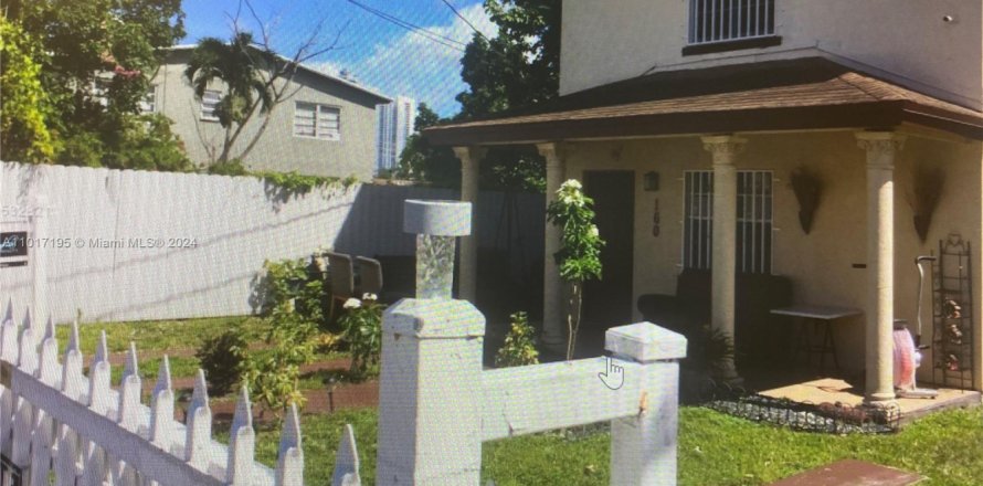 Коммерческая недвижимость в Майами, Флорида № 2035220