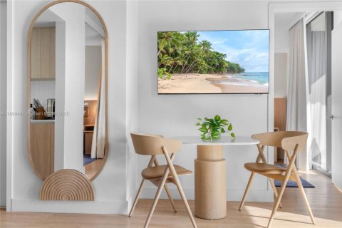 Condominio en alquiler en Miami, Florida, 1 dormitorio, 58.06 m2 № 1875457 - foto 18