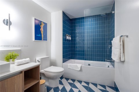 Condominio en alquiler en Miami, Florida, 1 dormitorio, 58.06 m2 № 1875457 - foto 14