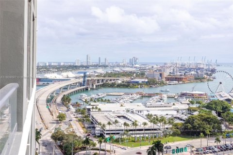 Condominio en alquiler en Miami, Florida, 1 dormitorio, 58.06 m2 № 1875457 - foto 15