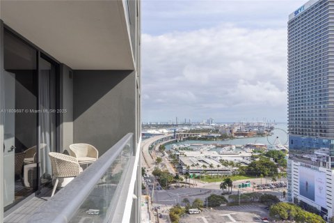 Condominio en alquiler en Miami, Florida, 1 dormitorio, 58.06 m2 № 1875457 - foto 11