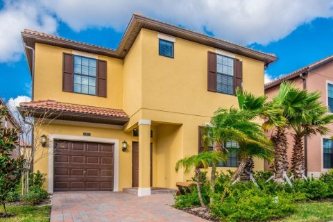 Villa ou maison à vendre à Davenport, Floride: 6 chambres, 316.24 m2 № 215942 - photo 1