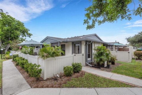Villa ou maison à vendre à Bradenton, Floride: 2 chambres, 110.74 m2 № 1914565 - photo 1