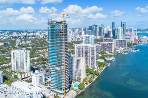 Condominio en venta en Miami, Florida, 5 dormitorios, 439.89 m2 № 1860007 - foto 4