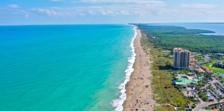 Condo in Fort Pierce, Florida, 1 bedroom № 1061458