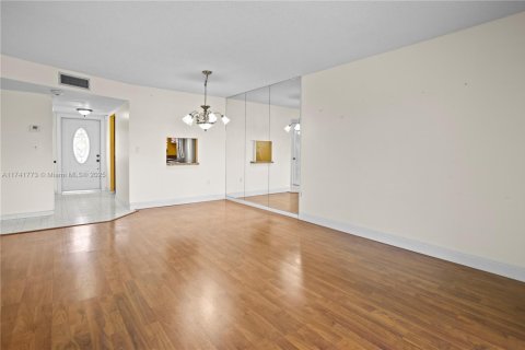 Купить кондоминиум в Санрайз, Флорида 2 спальни, 78.97м2, № 1700284 - фото 17