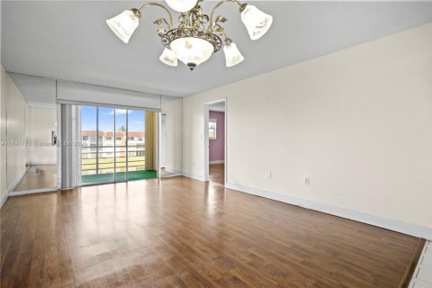 Купить кондоминиум в Санрайз, Флорида 2 спальни, 78.97м2, № 1700284 - фото 21