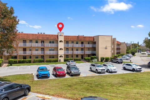 Купить кондоминиум в Санрайз, Флорида 2 спальни, 78.97м2, № 1700284 - фото 3