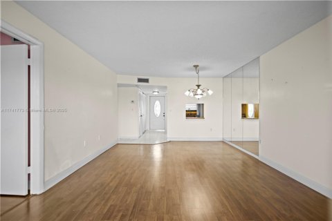 Купить кондоминиум в Санрайз, Флорида 2 спальни, 78.97м2, № 1700284 - фото 18