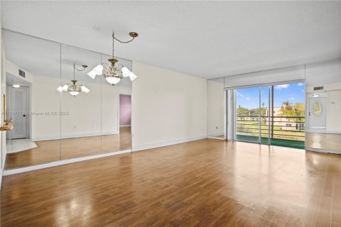 Купить кондоминиум в Санрайз, Флорида 2 спальни, 78.97м2, № 1700284 - фото 23