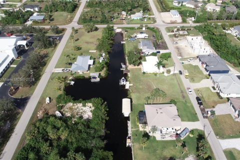 Terreno en venta en Punta Gorda, Florida № 1978937 - foto 8