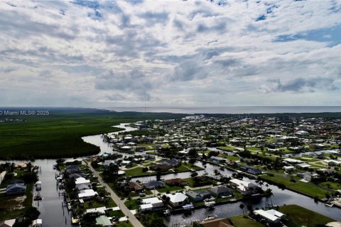 Terreno en venta en Punta Gorda, Florida № 1978937 - foto 7