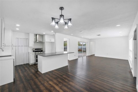 Villa ou maison à vendre à Miramar, Floride: 3 chambres, 123.37 m2 № 1943614 - photo 20