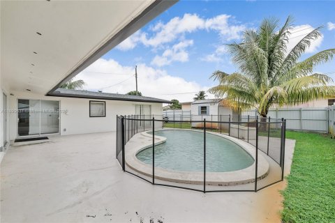 Villa ou maison à vendre à Miramar, Floride: 3 chambres, 123.37 m2 № 1943614 - photo 27
