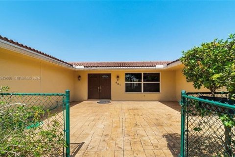 Villa ou maison à louer à Hollywood, Floride: 6 chambres, 298.03 m2 № 1999312 - photo 30