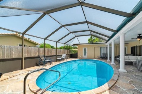 Villa ou maison à louer à Hollywood, Floride: 6 chambres, 298.03 m2 № 1999312 - photo 4