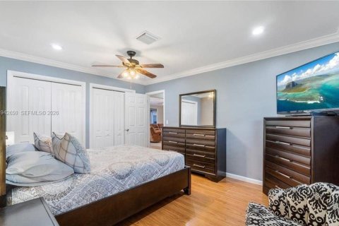 Villa ou maison à louer à Hollywood, Floride: 6 chambres, 298.03 m2 № 1999312 - photo 22