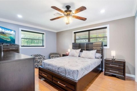 Villa ou maison à louer à Hollywood, Floride: 6 chambres, 298.03 m2 № 1999312 - photo 21