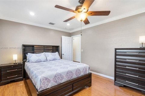 Villa ou maison à louer à Hollywood, Floride: 6 chambres, 298.03 m2 № 1999312 - photo 18