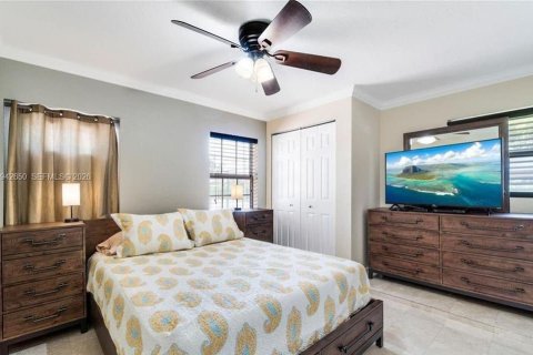 Villa ou maison à louer à Hollywood, Floride: 6 chambres, 298.03 m2 № 1999312 - photo 26