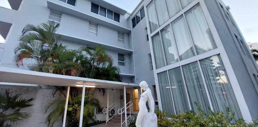 Condominio en Miami Beach, Florida, 1 dormitorio № 1892063