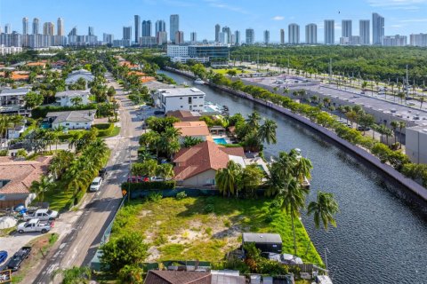 Terreno en venta en North Miami Beach, Florida № 1937863 - foto 24