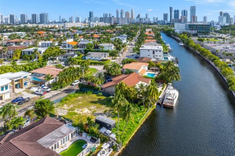 Terreno en venta en North Miami Beach, Florida № 1937863 - foto 25