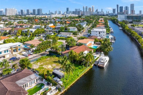Terreno en venta en North Miami Beach, Florida № 1937863 - foto 26