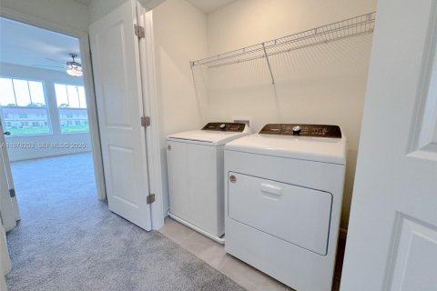 Townhouse in Fort Myers, Florida 2 bedrooms № 2044422 - photo 11