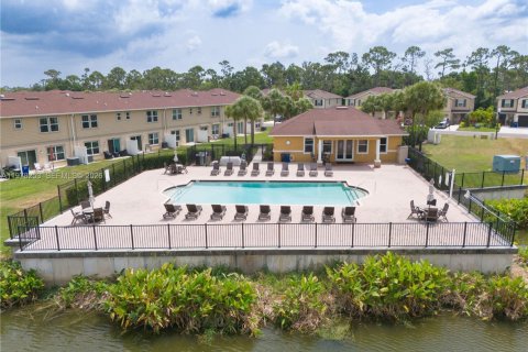 Townhouse in Fort Myers, Florida 2 bedrooms № 2044422 - photo 18