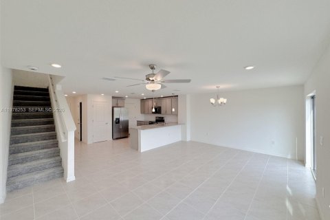 Townhouse in Fort Myers, Florida 2 bedrooms № 2044422 - photo 3