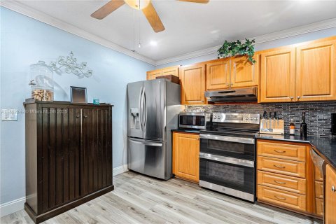 House in Fort Lauderdale, Florida 4 bedrooms, 136.66 sq.m. № 1890804 - photo 12