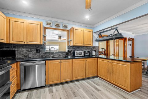 House in Fort Lauderdale, Florida 4 bedrooms, 136.66 sq.m. № 1890804 - photo 13