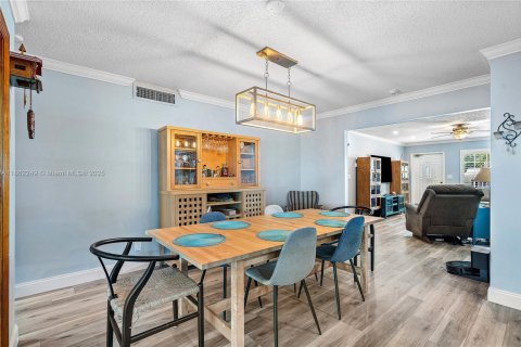 House in Fort Lauderdale, Florida 4 bedrooms, 136.66 sq.m. № 1890804 - photo 16