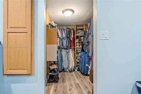 House in Fort Lauderdale, Florida 4 bedrooms, 136.66 sq.m. № 1890804 - photo 20