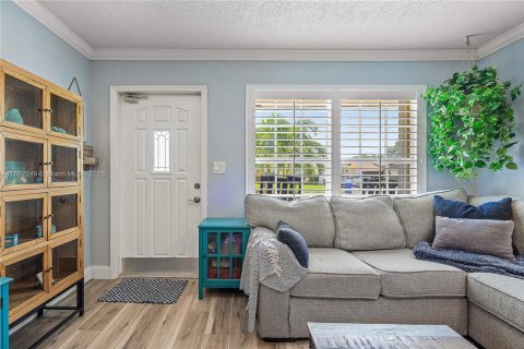 House in Fort Lauderdale, Florida 4 bedrooms, 136.66 sq.m. № 1890804 - photo 6