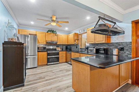 House in Fort Lauderdale, Florida 4 bedrooms, 136.66 sq.m. № 1890804 - photo 11