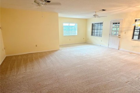 House in Sebring, Florida 2 bedrooms, 114.64 sq.m. № 2198982 - photo 6
