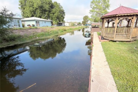 House in Sebring, Florida 2 bedrooms, 114.64 sq.m. № 2198982 - photo 2