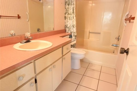 House in Sebring, Florida 2 bedrooms, 114.64 sq.m. № 2198982 - photo 14