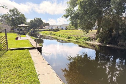 House in Sebring, Florida 2 bedrooms, 114.64 sq.m. № 2198982 - photo 25