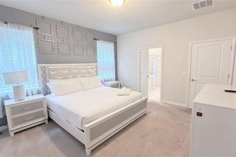 House in Davenport, Florida 8 bedrooms, 374.95 sq.m. № 1903166 - photo 23