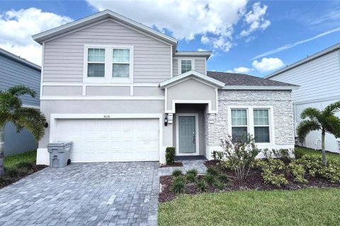 House in Davenport, Florida 8 bedrooms, 374.95 sq.m. № 1903166 - photo 1