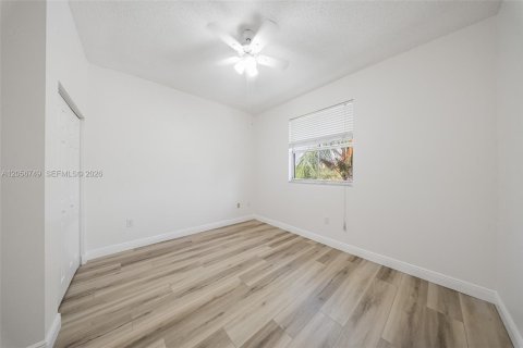 Touwnhouse à vendre à Homestead, Floride: 3 chambres, 147.16 m2 № 2276464 - photo 18