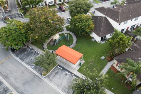 Touwnhouse à vendre à Homestead, Floride: 3 chambres, 147.16 m2 № 2276464 - photo 27